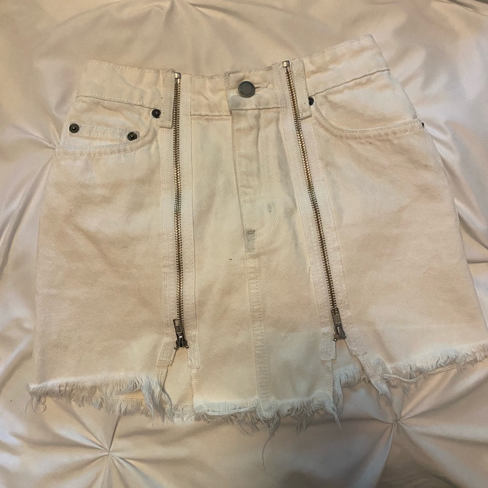 CARMAR White denim skirt size 24